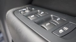 2025 (74) VOLVO XC60 2.0 B5P Plus Dark 5dr AWD Geartronic 5657382
