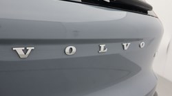 2020 (69) VOLVO XC40 2.0 T4 Momentum Pro 5dr AWD Geartronic 5661228