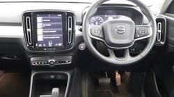 2020 (69) VOLVO XC40 2.0 T4 Momentum Pro 5dr AWD Geartronic 5661255