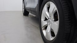 2020 (69) VOLVO XC40 2.0 T4 Momentum Pro 5dr AWD Geartronic 5661235