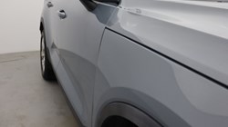 2020 (69) VOLVO XC40 2.0 T4 Momentum Pro 5dr AWD Geartronic 5661226