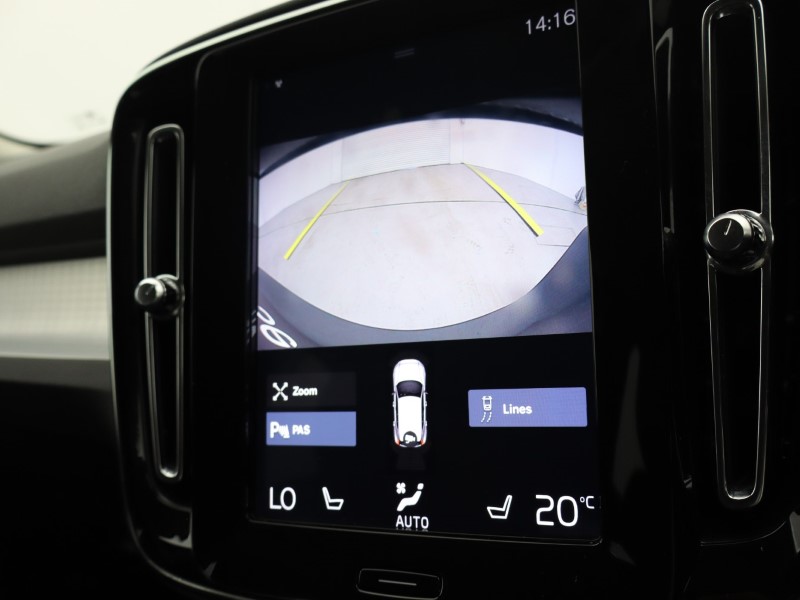 2020 (69) VOLVO XC40 2.0 T4 Momentum Pro 5dr AWD Geartronic 5661262