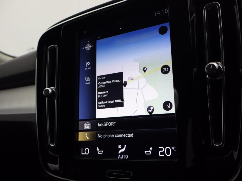 2020 (69) VOLVO XC40 2.0 T4 Momentum Pro 5dr AWD Geartronic 5661261