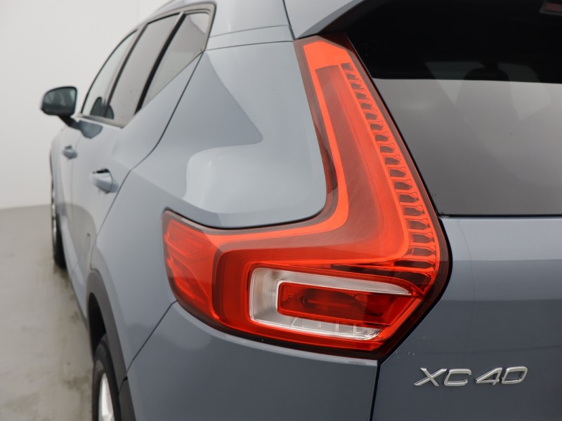 2020 (69) VOLVO XC40 2.0 T4 Momentum Pro 5dr AWD Geartronic 5661227