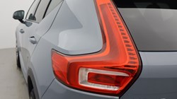 2020 (69) VOLVO XC40 2.0 T4 Momentum Pro 5dr AWD Geartronic 5661227