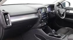2020 (69) VOLVO XC40 2.0 T4 Momentum Pro 5dr AWD Geartronic 5661249