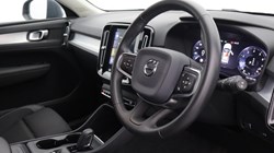 2020 (69) VOLVO XC40 2.0 T4 Momentum Pro 5dr AWD Geartronic 5661244