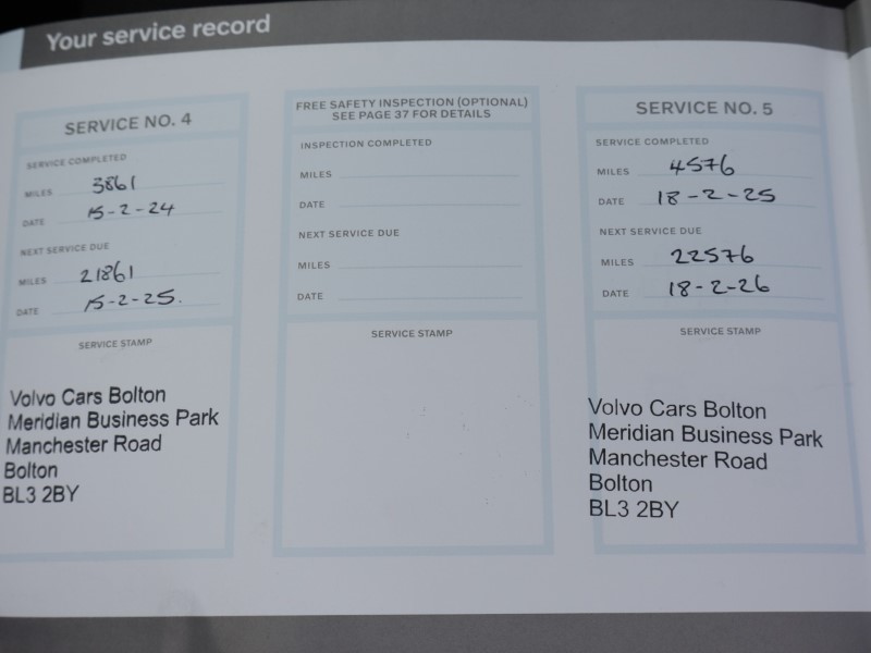 2020 (69) VOLVO XC40 2.0 T4 Momentum Pro 5dr AWD Geartronic 5661576