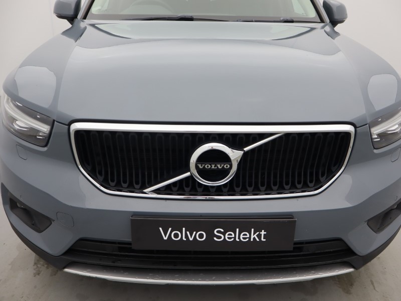 2020 (69) VOLVO XC40 2.0 T4 Momentum Pro 5dr AWD Geartronic 5661224