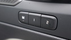 2025 (75) VOLVO XC40 2.0 B3P Ultra Dark 5dr Auto 5653980