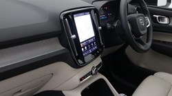 2025 (75) VOLVO XC40 2.0 B3P Ultra Dark 5dr Auto 5653988