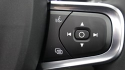 2025 (75) VOLVO XC40 2.0 B3P Ultra Dark 5dr Auto 5653997