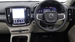 2025 (75) VOLVO XC40 2.0 B3P Ultra Dark 5dr Auto 5653994