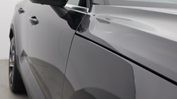 2025 (75) VOLVO XC40 2.0 B3P Ultra Dark 5dr Auto 5653947
