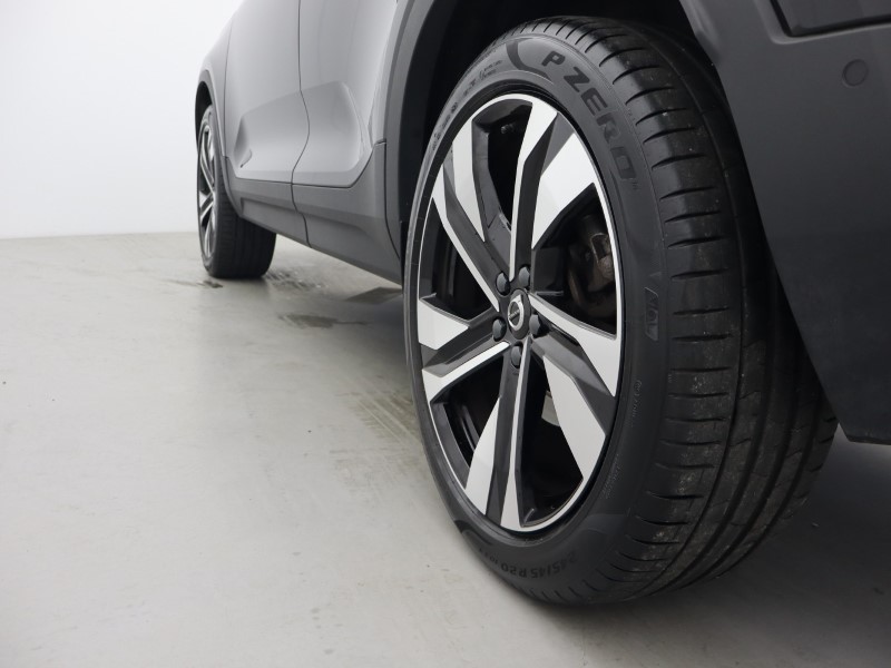 2025 (75) VOLVO XC40 2.0 B3P Ultra Dark 5dr Auto 5653971