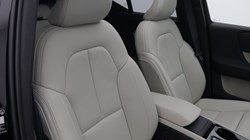 2025 (75) VOLVO XC40 2.0 B3P Ultra Dark 5dr Auto 5653985
