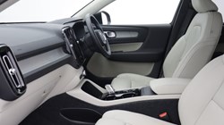 2025 (75) VOLVO XC40 2.0 B3P Ultra Dark 5dr Auto 5653972
