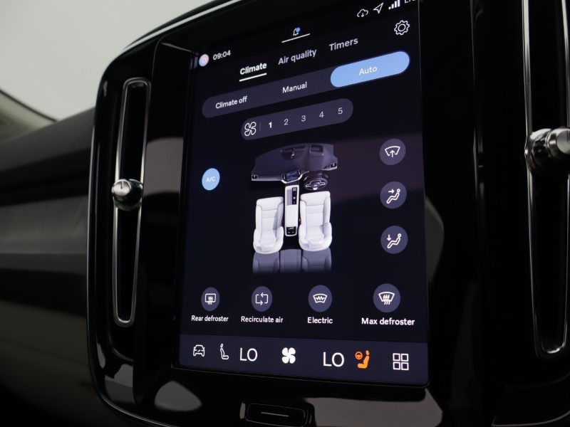 2025 (75) VOLVO XC40 2.0 B3P Ultra Dark 5dr Auto 5654006