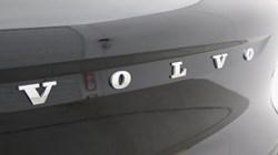 2025 (75) VOLVO XC40 2.0 B3P Ultra Dark 5dr Auto 5653963