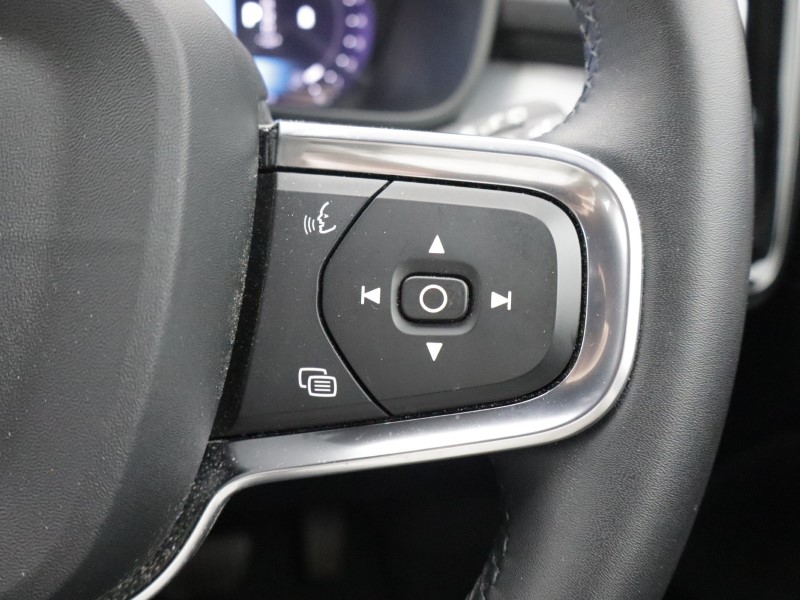 2023 (23) VOLVO XC40 2.0 B3P Plus Dark 5dr Auto 5667807
