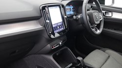 2023 (23) VOLVO XC40 2.0 B3P Plus Dark 5dr Auto 5667799