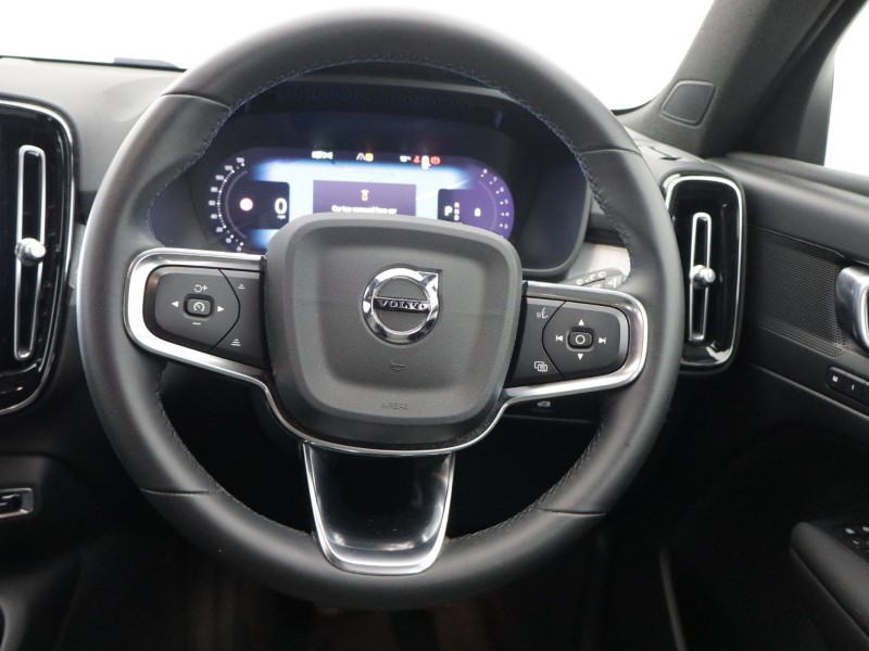 2023 (23) VOLVO XC40 2.0 B3P Plus Dark 5dr Auto 5667805