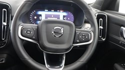 2023 (23) VOLVO XC40 2.0 B3P Plus Dark 5dr Auto 5667805