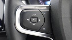 2023 (23) VOLVO XC40 2.0 B3P Plus Dark 5dr Auto 5667806