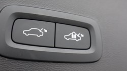 2023 (23) VOLVO XC40 2.0 B3P Plus Dark 5dr Auto 5667779