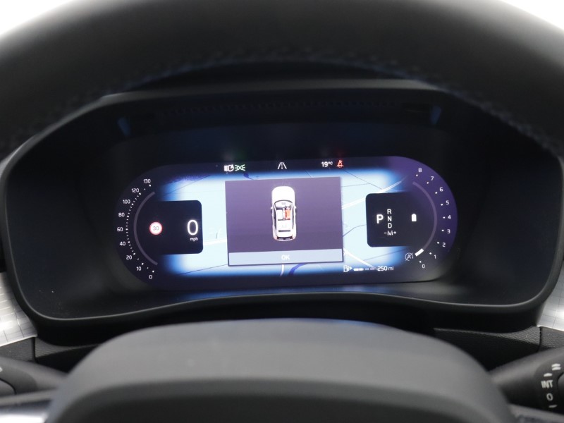 2023 (23) VOLVO XC40 2.0 B3P Plus Dark 5dr Auto 5667808