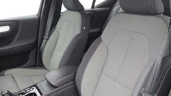 2023 (23) VOLVO XC40 2.0 B3P Plus Dark 5dr Auto 5667797