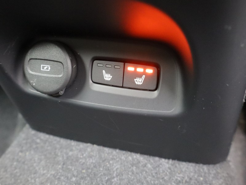 2023 (23) VOLVO XC40 2.0 B3P Plus Dark 5dr Auto 5667803