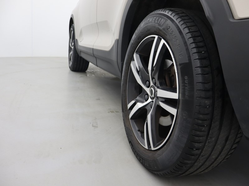 2023 (23) VOLVO XC40 2.0 B3P Plus Dark 5dr Auto 5667784