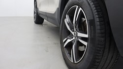 2023 (23) VOLVO XC40 2.0 B3P Plus Dark 5dr Auto 5667784