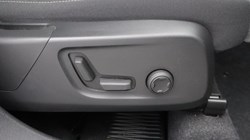 2023 (23) VOLVO XC40 2.0 B3P Plus Dark 5dr Auto 5667794