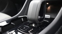 2023 (23) VOLVO XC40 2.0 B3P Plus Dark 5dr Auto 5667816