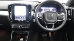 2023 (23) VOLVO XC40 2.0 B3P Plus Dark 5dr Auto 5667804