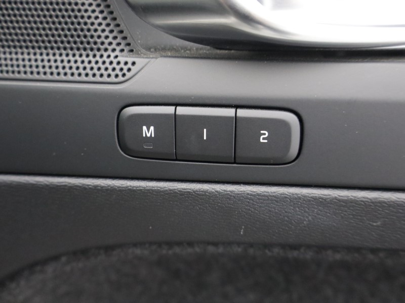 2023 (23) VOLVO XC40 2.0 B3P Plus Dark 5dr Auto 5667791