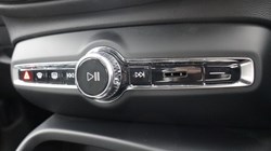 2023 (23) VOLVO XC40 2.0 B3P Plus Dark 5dr Auto 5667815
