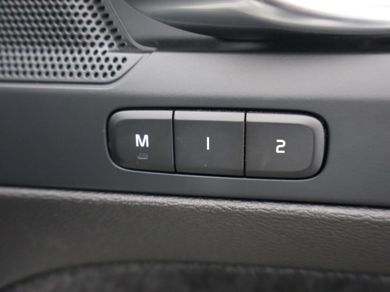 2023 (72) VOLVO XC40 2.0 B3P Plus Dark 5dr Auto 5683935