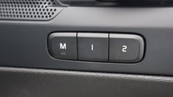 2023 (72) VOLVO XC40 2.0 B3P Plus Dark 5dr Auto 5683935