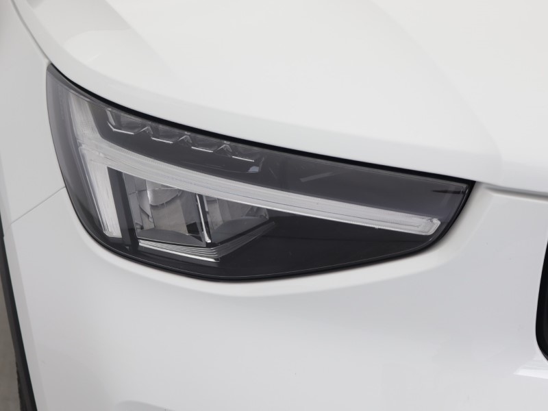 2023 (72) VOLVO XC40 2.0 B3P Plus Dark 5dr Auto 5683912