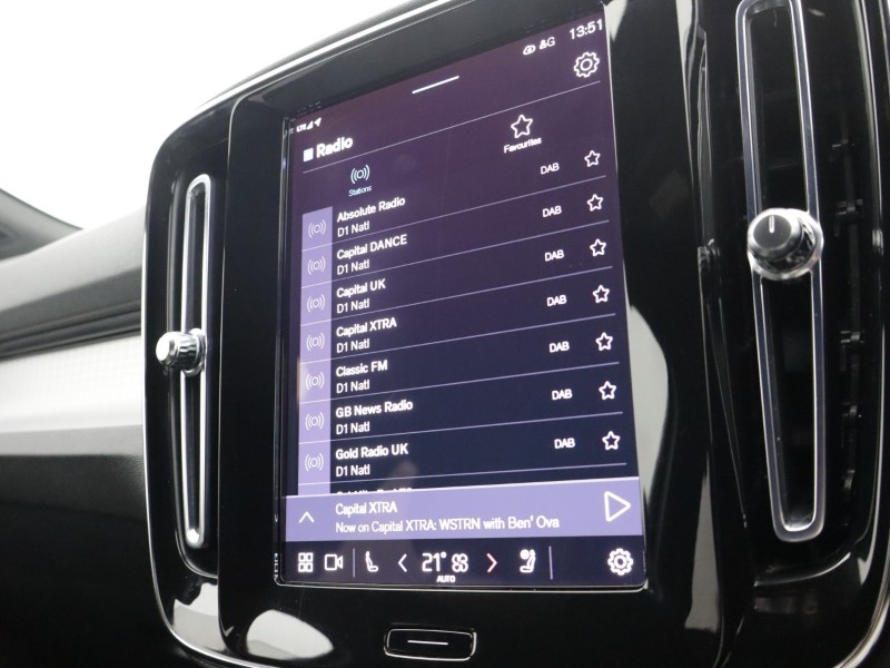 2023 (72) VOLVO XC40 2.0 B3P Plus Dark 5dr Auto 5683956