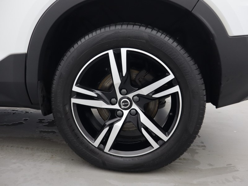 2023 (72) VOLVO XC40 2.0 B3P Plus Dark 5dr Auto 5683926