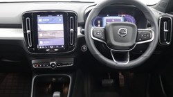 2023 (72) VOLVO XC40 2.0 B3P Plus Dark 5dr Auto 5683949