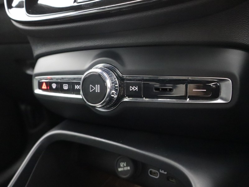 2023 (72) VOLVO XC40 2.0 B3P Plus Dark 5dr Auto 5683962