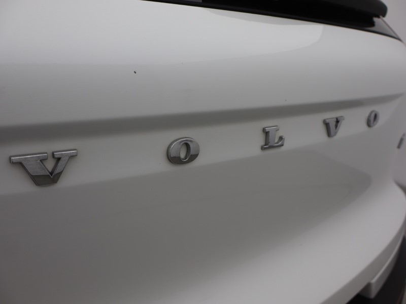 2023 (72) VOLVO XC40 2.0 B3P Plus Dark 5dr Auto 5683920