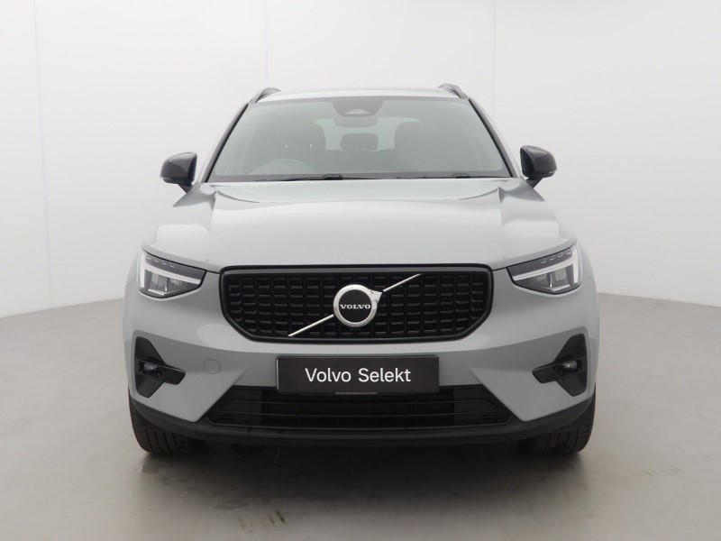 2025 (25) VOLVO XC40 2.0 B4P Plus Dark 5dr Auto *VAT QUALIFYING* 5701612