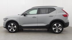 2025 (25) VOLVO XC40 2.0 B4P Plus Dark 5dr Auto *VAT QUALIFYING* 5701615