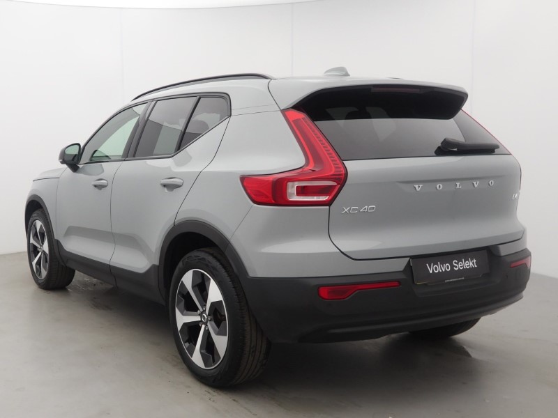 2025 (25) VOLVO XC40 2.0 B4P Plus Dark 5dr Auto *VAT QUALIFYING* 5701617